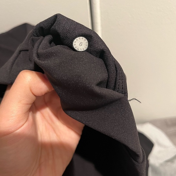 Lululemon Mesh Leggings - Size 6 - Brand new athletic high waist tummy control - Picture 4 of 6